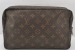 Auth Louis Vuitton Monogram Trousse Toilette 28 Clutch Hand Bag M47522 LV 6864K For Sale